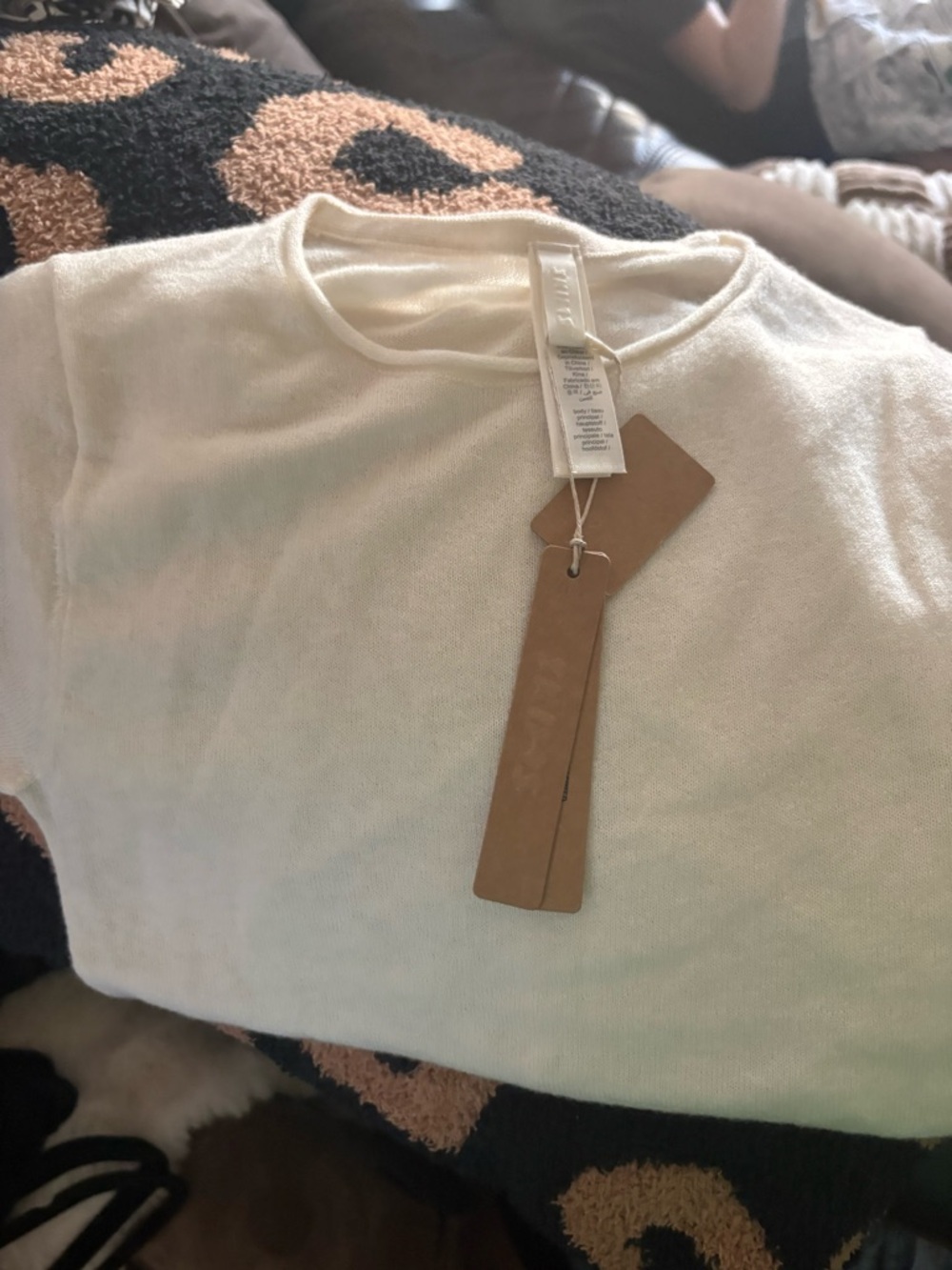 Skims featherweight cashmere Cream Lightweight Knit Top NWT size Small - Picture 2 of 8